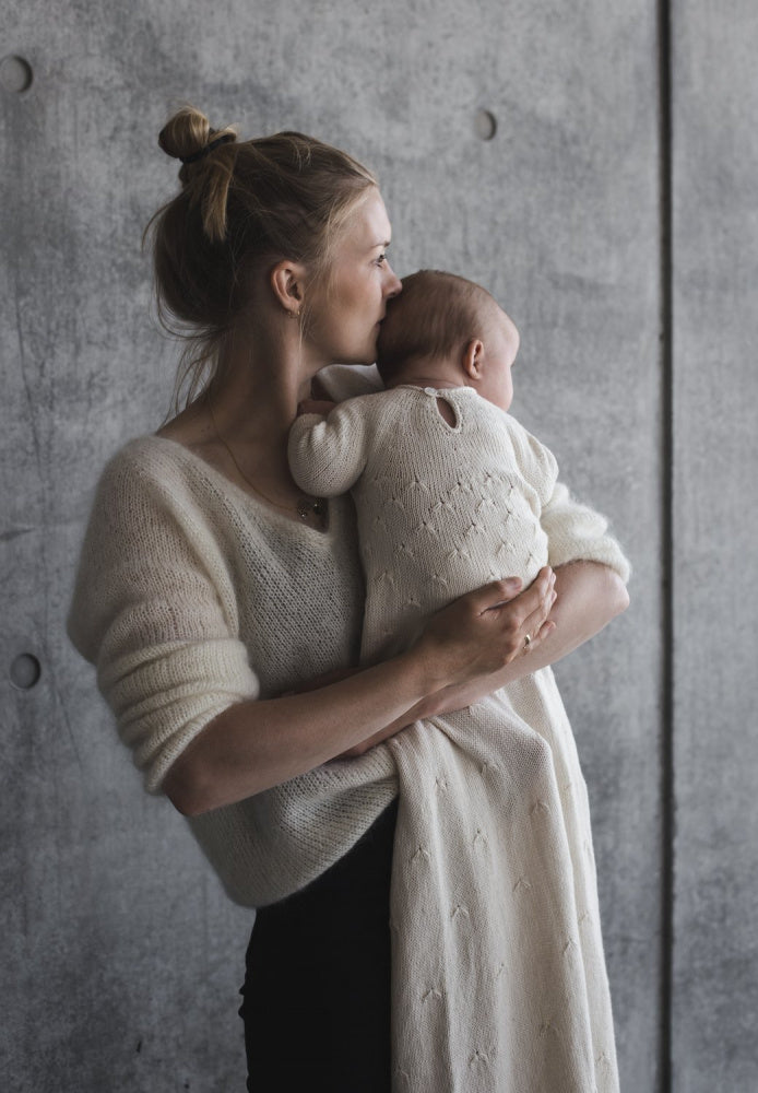 Ellens Dåpskjole - Papir - PetiteKnit - Garntopia