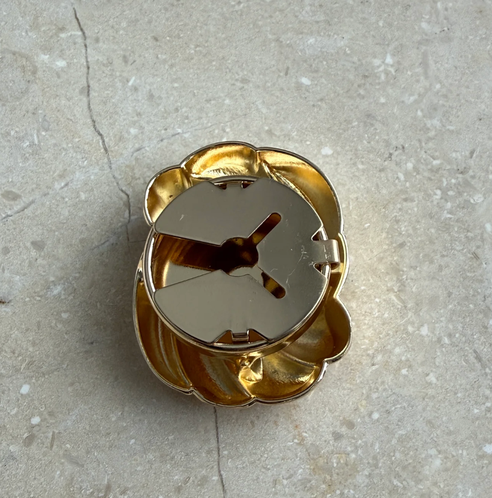 Button Cover - The Modern Knot gold - Touch of EEVA - Garntopia
