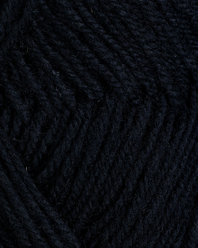 136 Svart -	3-tr Strikkegarn - Rauma Garn - Garntopia