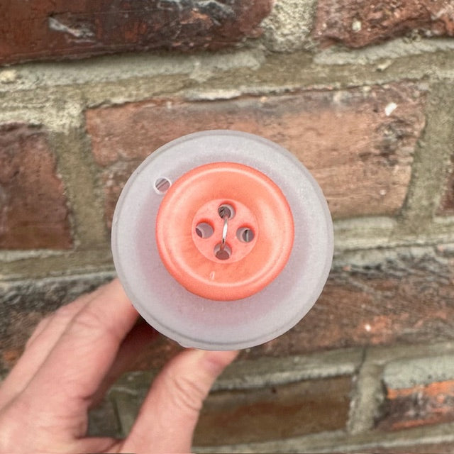 Plastknapp 4 hull - Orange - 15 mm - Villy Jensen - Garntopia