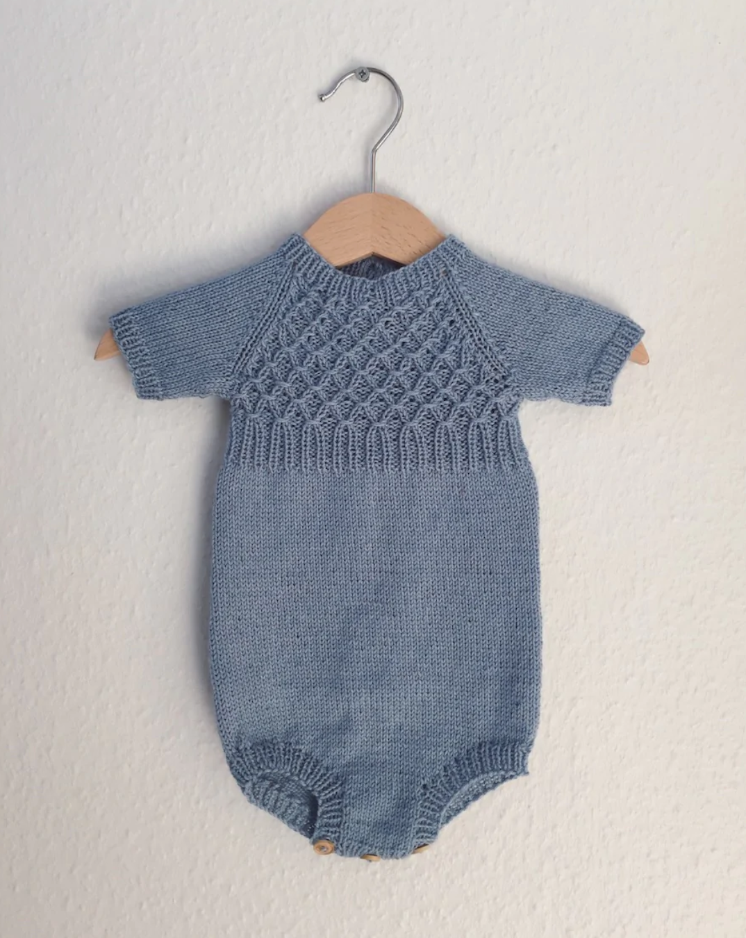 Millas sommerdrakt - Papir - PetiteKnit - Garntopia