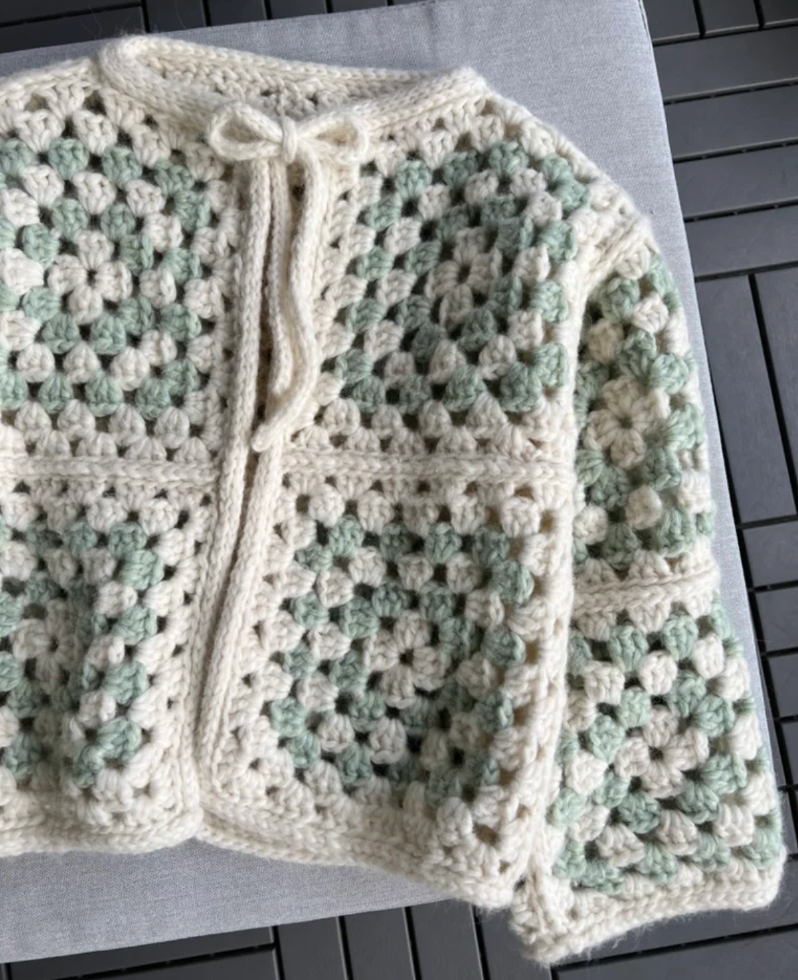 Besto Cardigan - Papir - byHildeLundal - Garntopia
