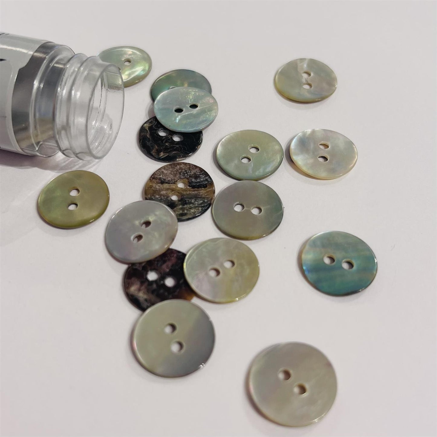 Perlemorknapp - 13 mm - Ukjent - Garntopia