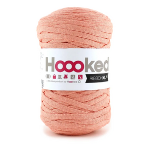 Iced Apricot -	Ribbon XL Solid - Hoooked Yarn - Garntopia