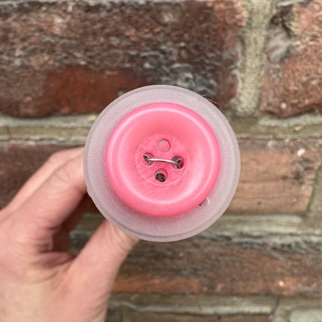 Plastknapp 4 hull - Lyserød- 18 mm - Villy Jensen - Garntopia