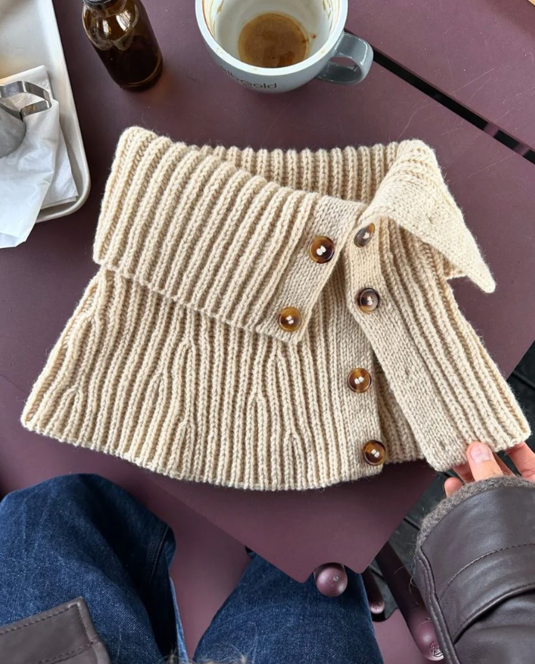 November Neck - Papir - PetiteKnit - Garntopia