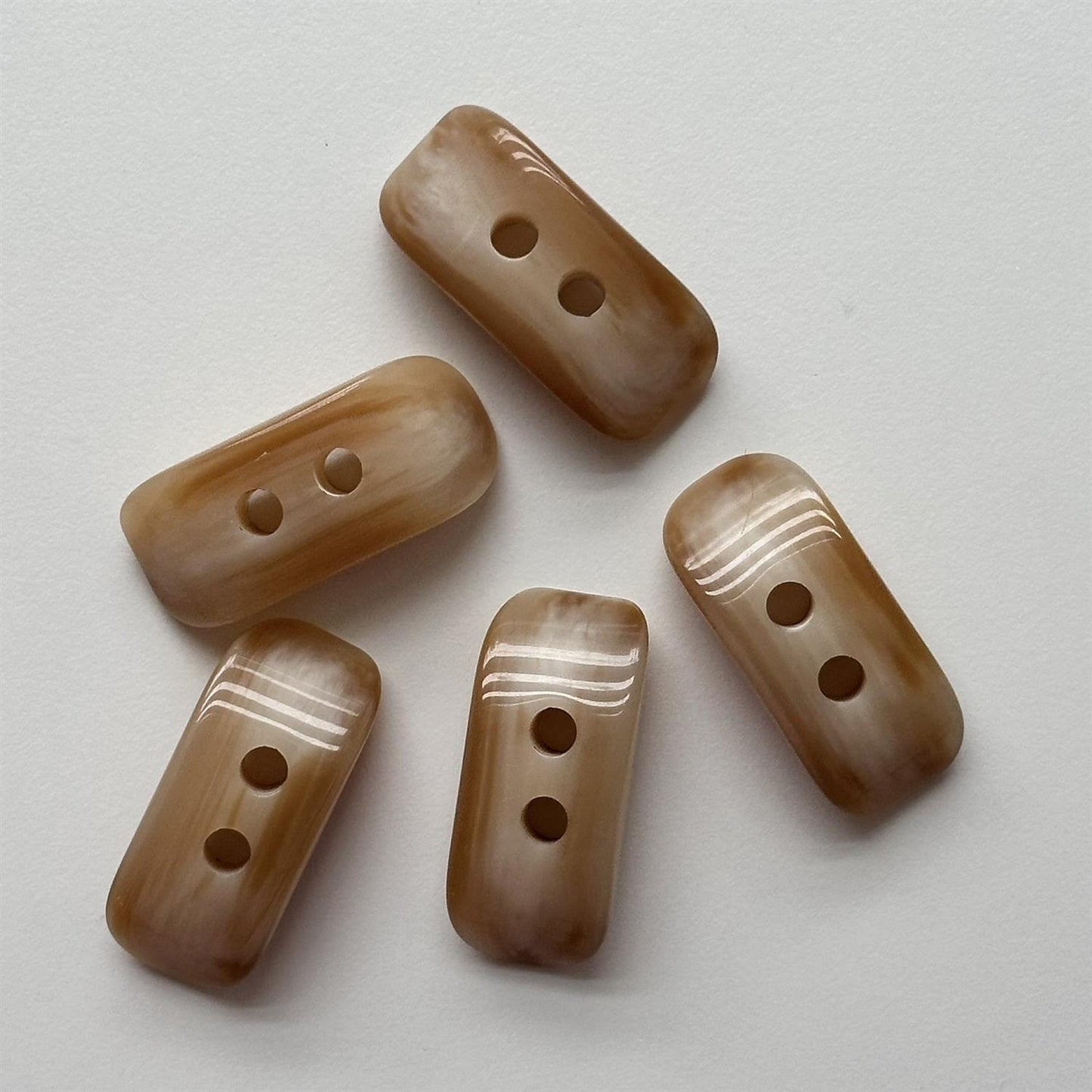 Knapp, duffelcoat, beige  - 40 mm - Hjelmtvedt - Garntopia