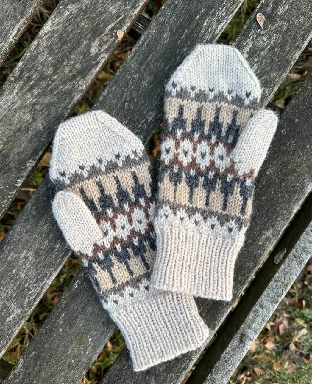 Celeste Vottter - Papir - PetiteKnit - Garntopia