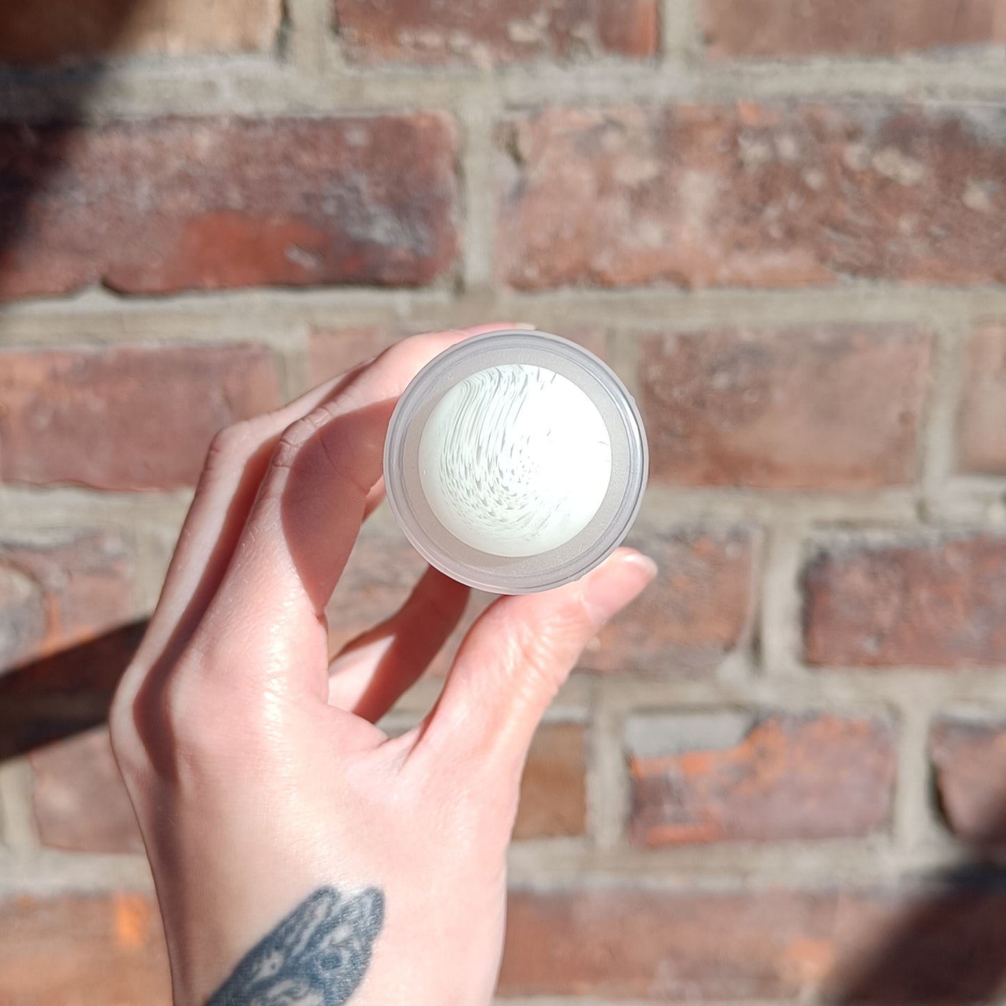 Stor Plastknapp  Ecru - 25 mm - Villy Jensen - Garntopia