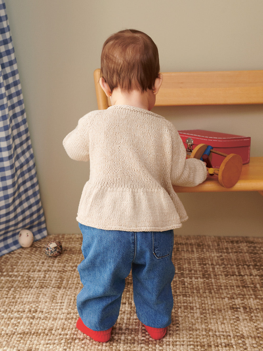 2407 - Sommerbaby - Nr. 7  DINA PEPLUM CARDIGAN BABY - Sandnes garn - Garntopia