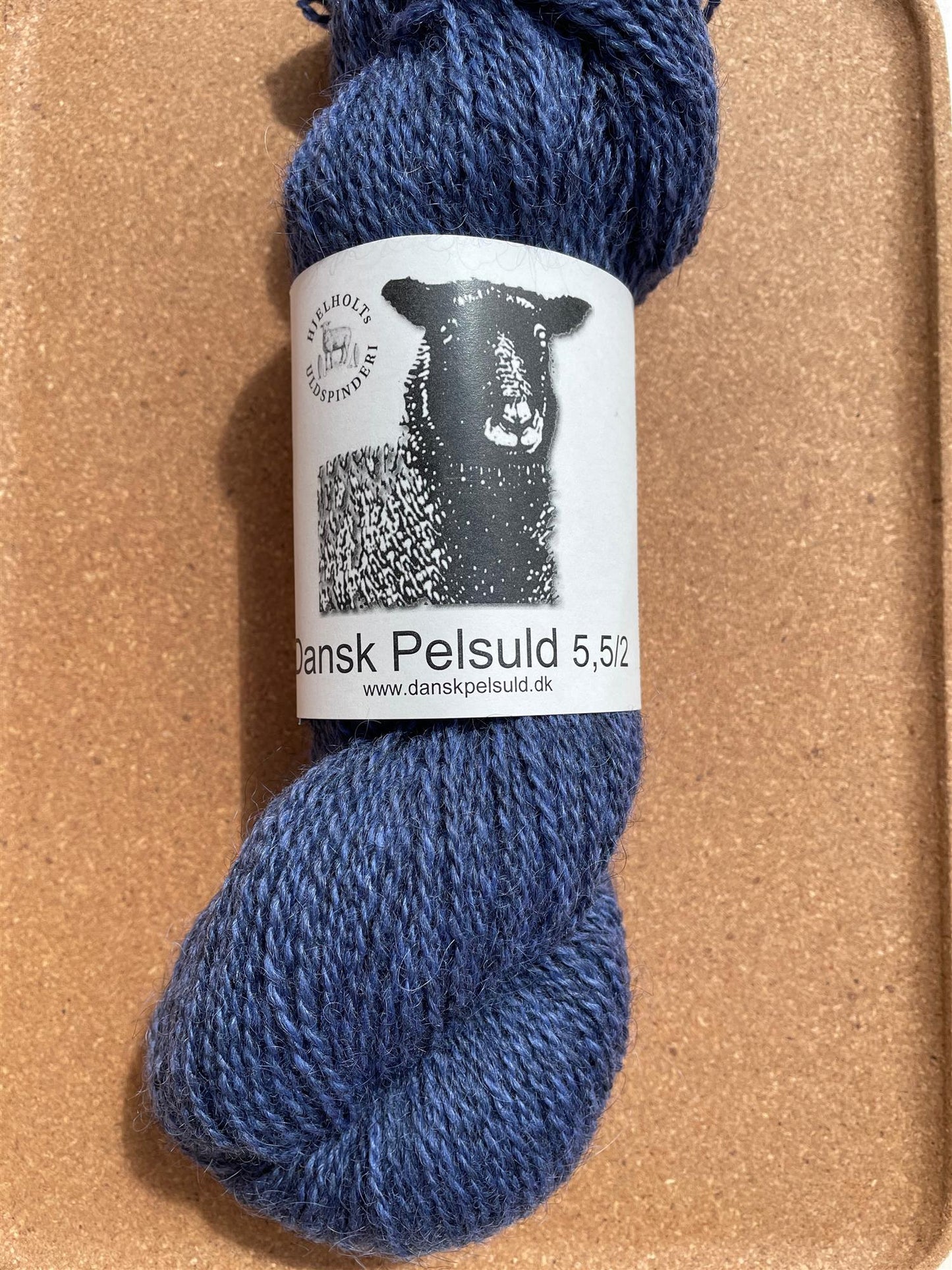 22 Jeansblå  - Dansk pelsuld 5,5/2 - Hjelholt - Garntopia