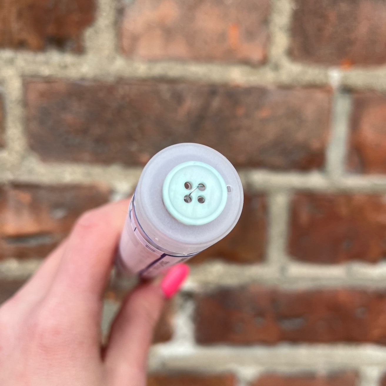 Plastknapp med kant - Lysegrønn - 15 mm - Villy Jensen - Garntopia