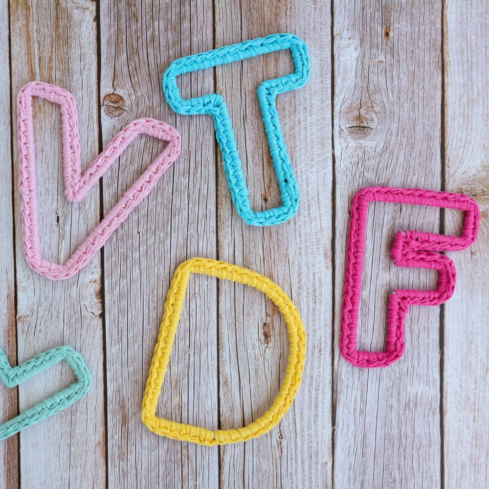 Letter frame S - Crochet frames 15 cm