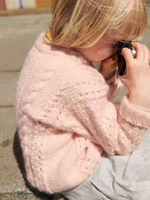 2408 - Mykt til barn - Nr. 1  CORNELIA SWEATER JUNIOR