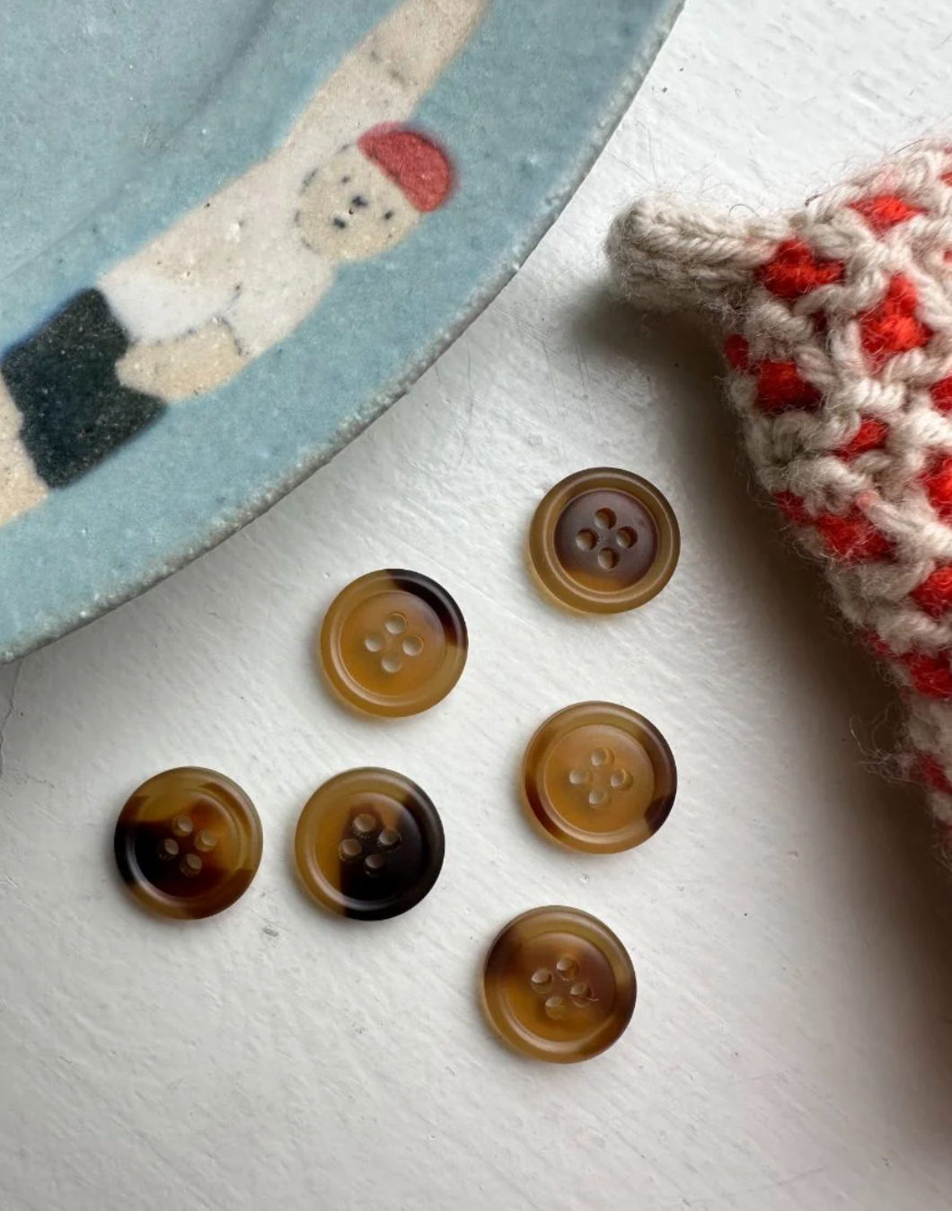 Knapp av galalitt - Mørkebrun - 15 mm - Deknofa - Garntopia