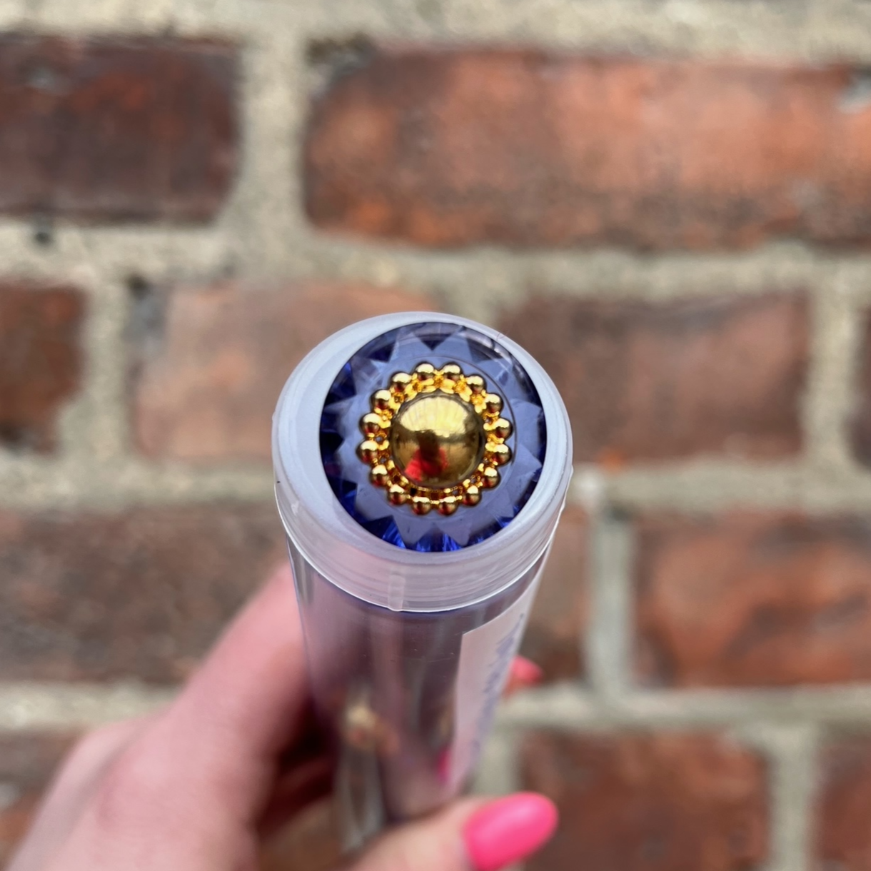 Plastknapp med gull  - Mørkeblå - 21 mm - Villy Jensen - Garntopia