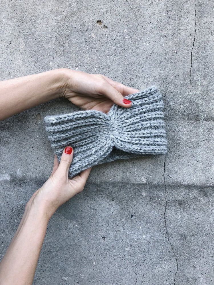 Ingeborg Pannebånd - Papir - PetiteKnit - Garntopia