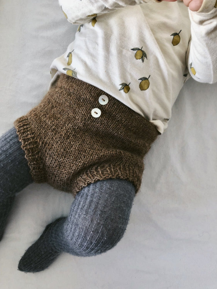 Elinors Bleiebukse - Papir - PetiteKnit - Garntopia