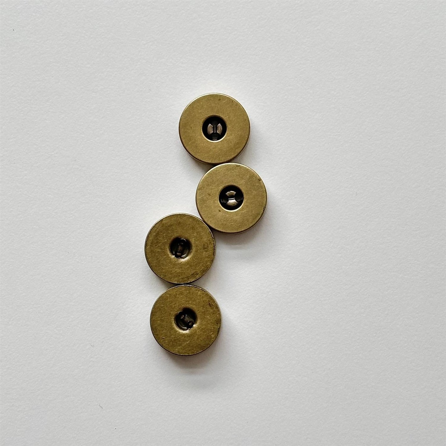 Magnetknapp, messing - 18 mm - Villy Jensen - Garntopia