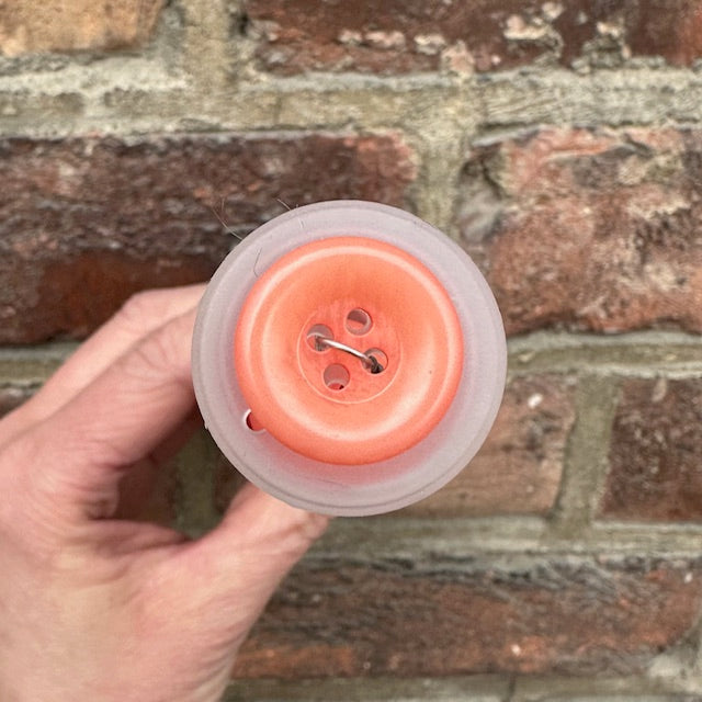 Plastknapp 4 hull - Orange- 18 mm - Villy Jensen - Garntopia