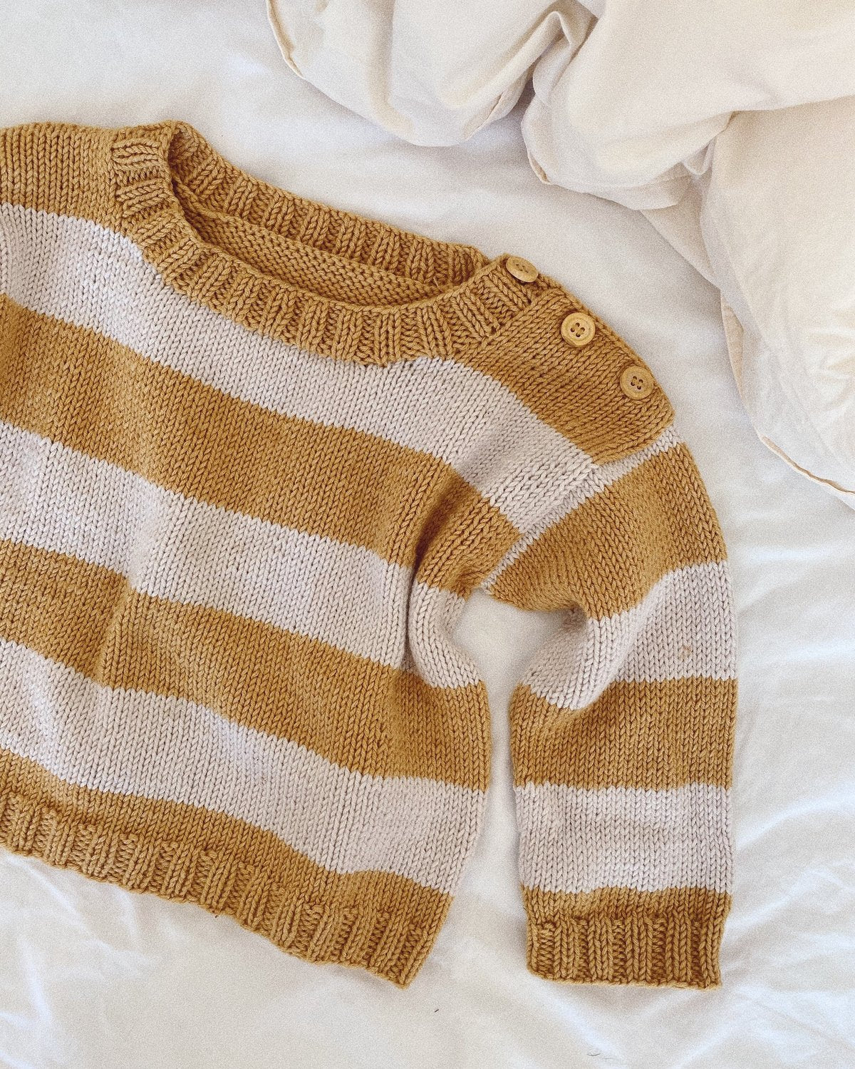 Wilfreds Trøye - Papir - PetiteKnit - Garntopia