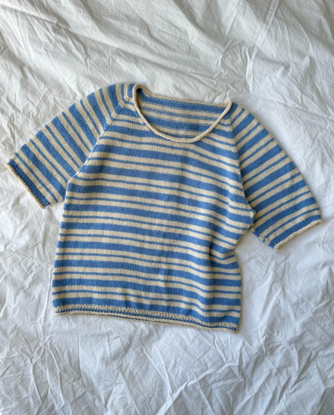 Amélie Tee - Papir - PetiteKnit - Garntopia