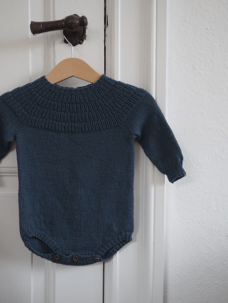 Anchor's Suit - Paper