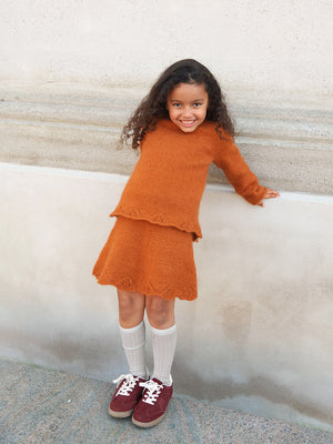 2408 - Mykt til barn - Nr. 7 AUGUSTINE SWEATER JUNIOR / AUGUSTINE SKIRT JUNIOR