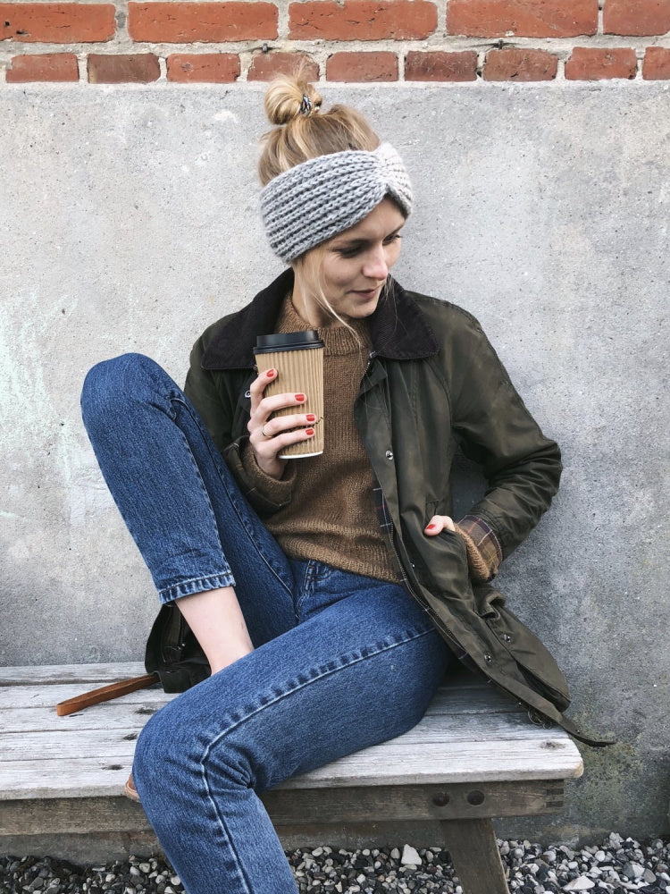 Ingeborg Pannebånd - Papir - PetiteKnit - Garntopia