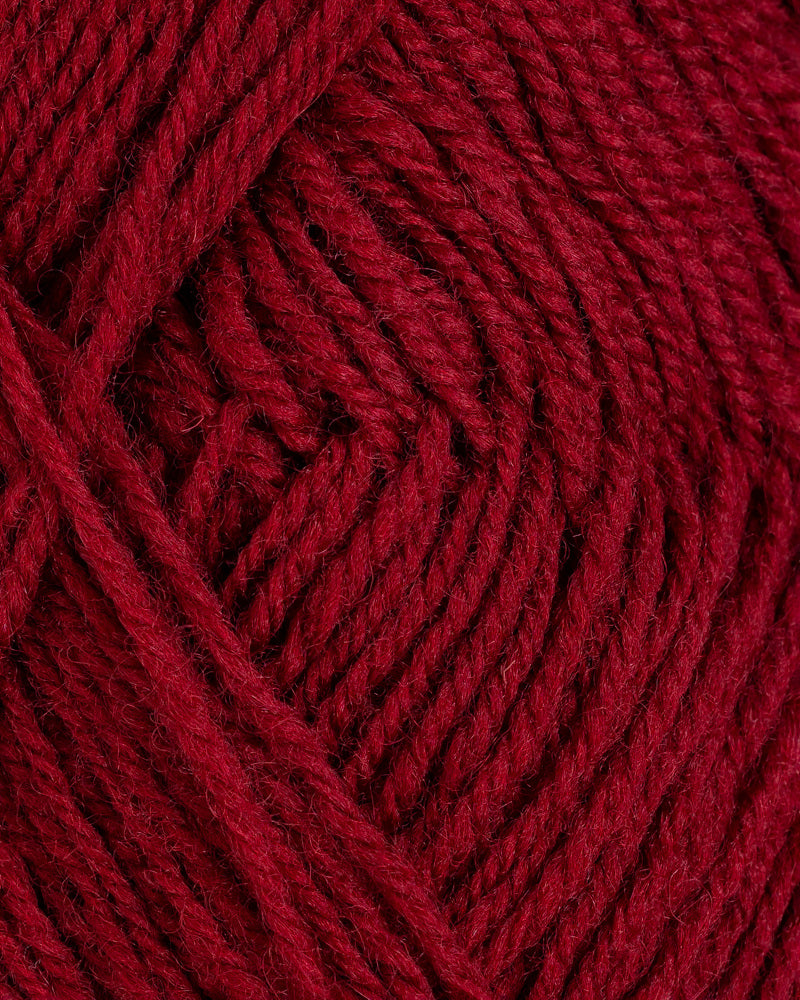 128 Vinrød -	3-tr Strikkegarn - Rauma Garn - Garntopia