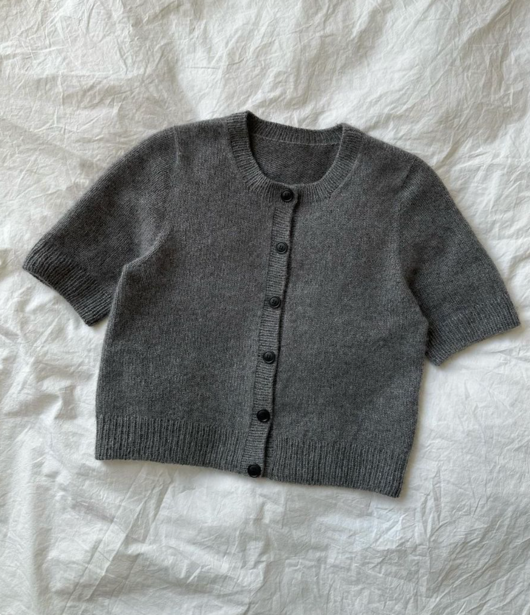 Maggie Cardigan - Papir - PetiteKnit - Garntopia