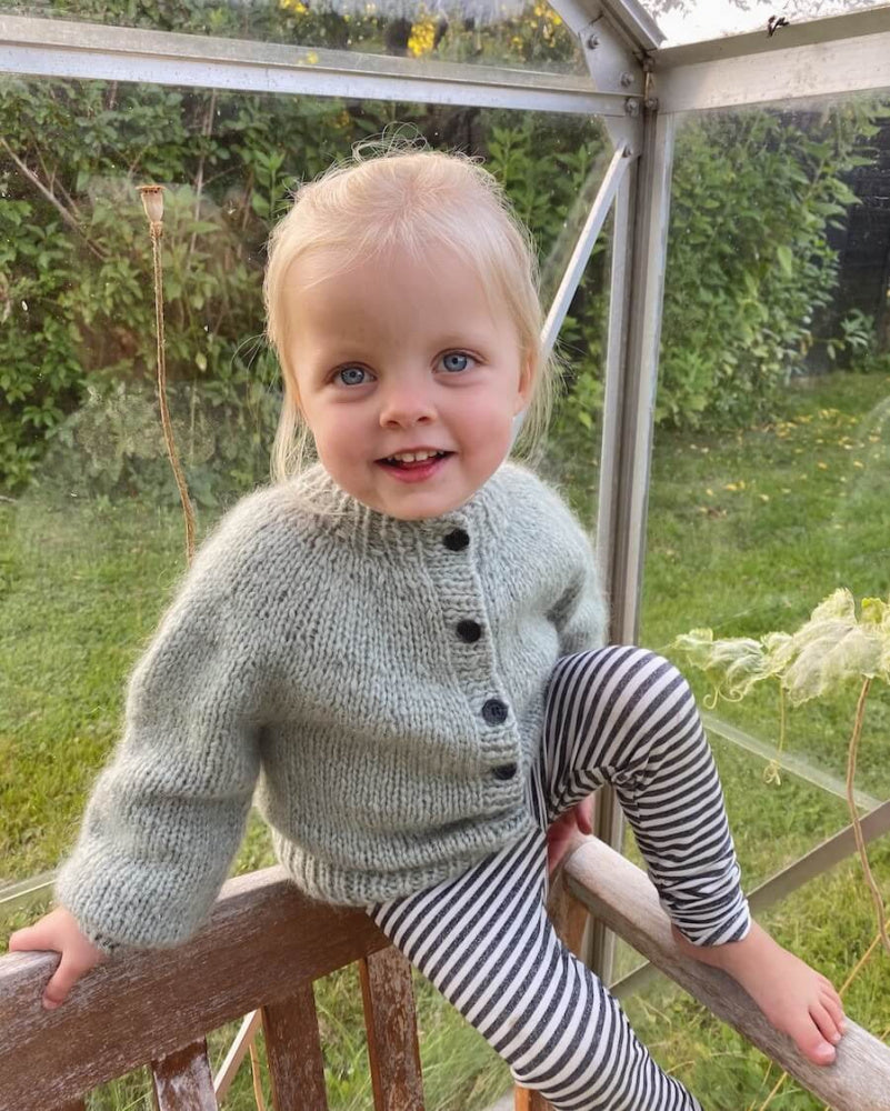 Novice Cardigan Mini Chunky Edition Paper