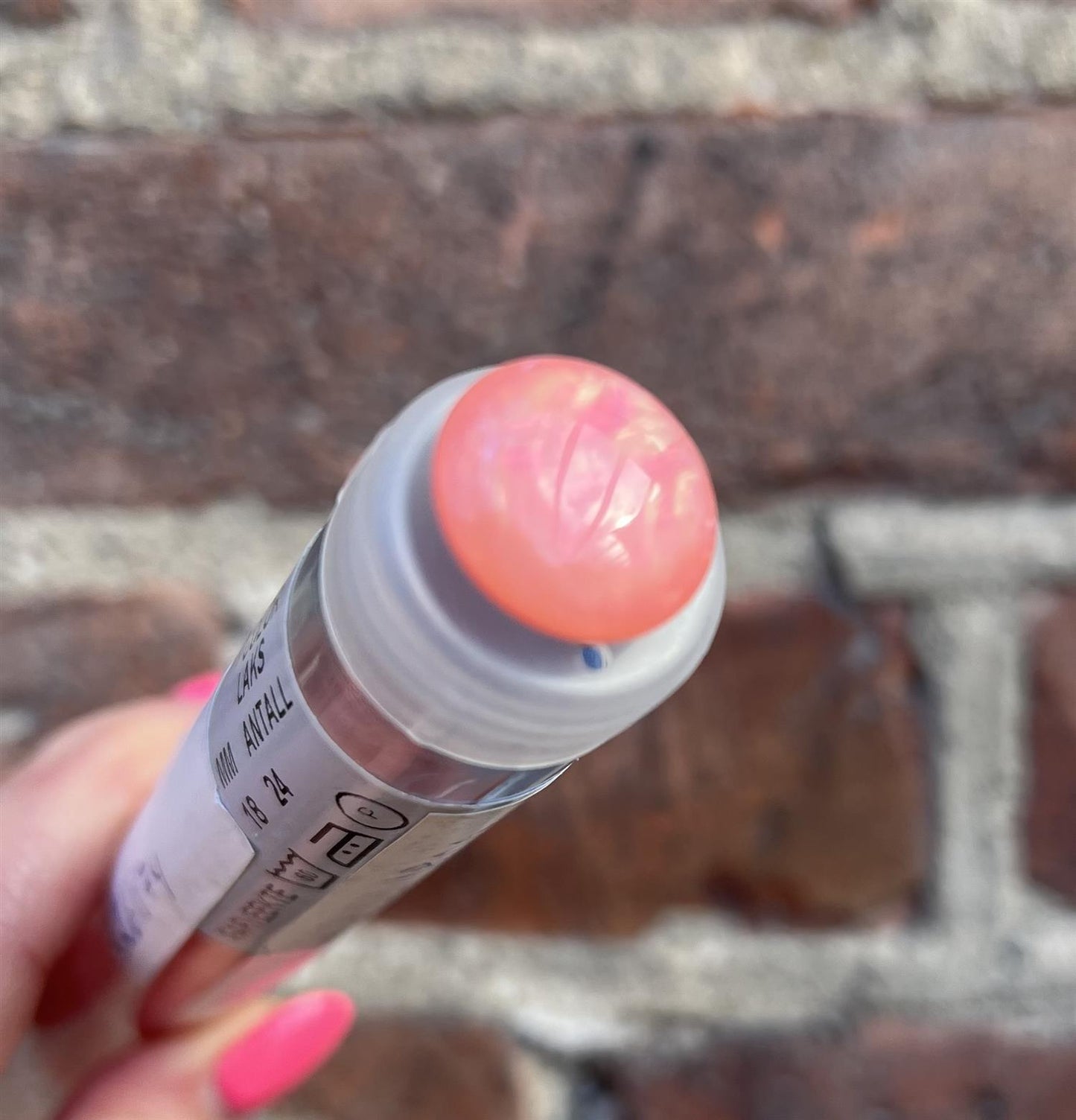 Runde plastknapper - 18 mm - Laks - Hjelmtvedt - Garntopia