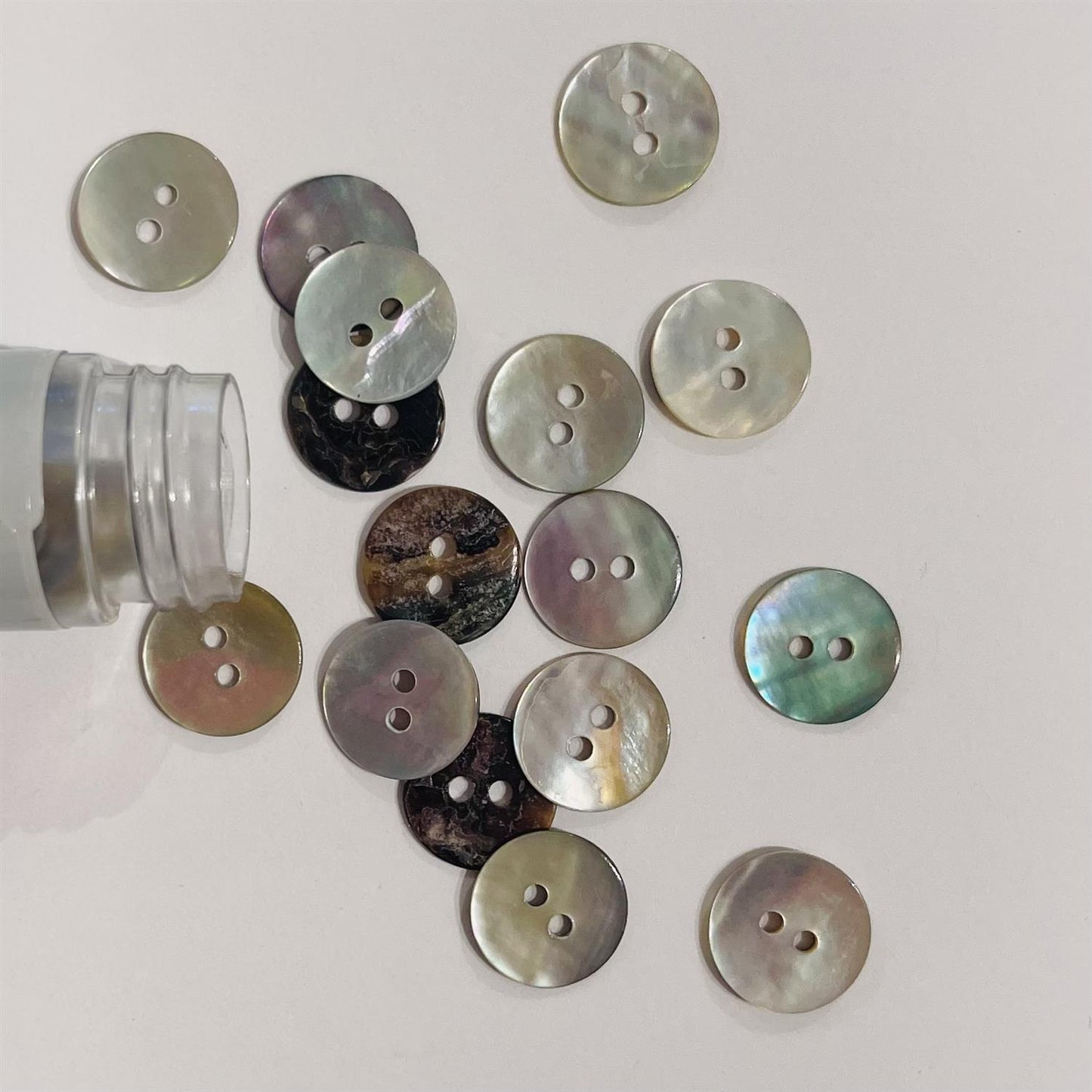 Perlemorknapp - 13 mm - Ukjent - Garntopia