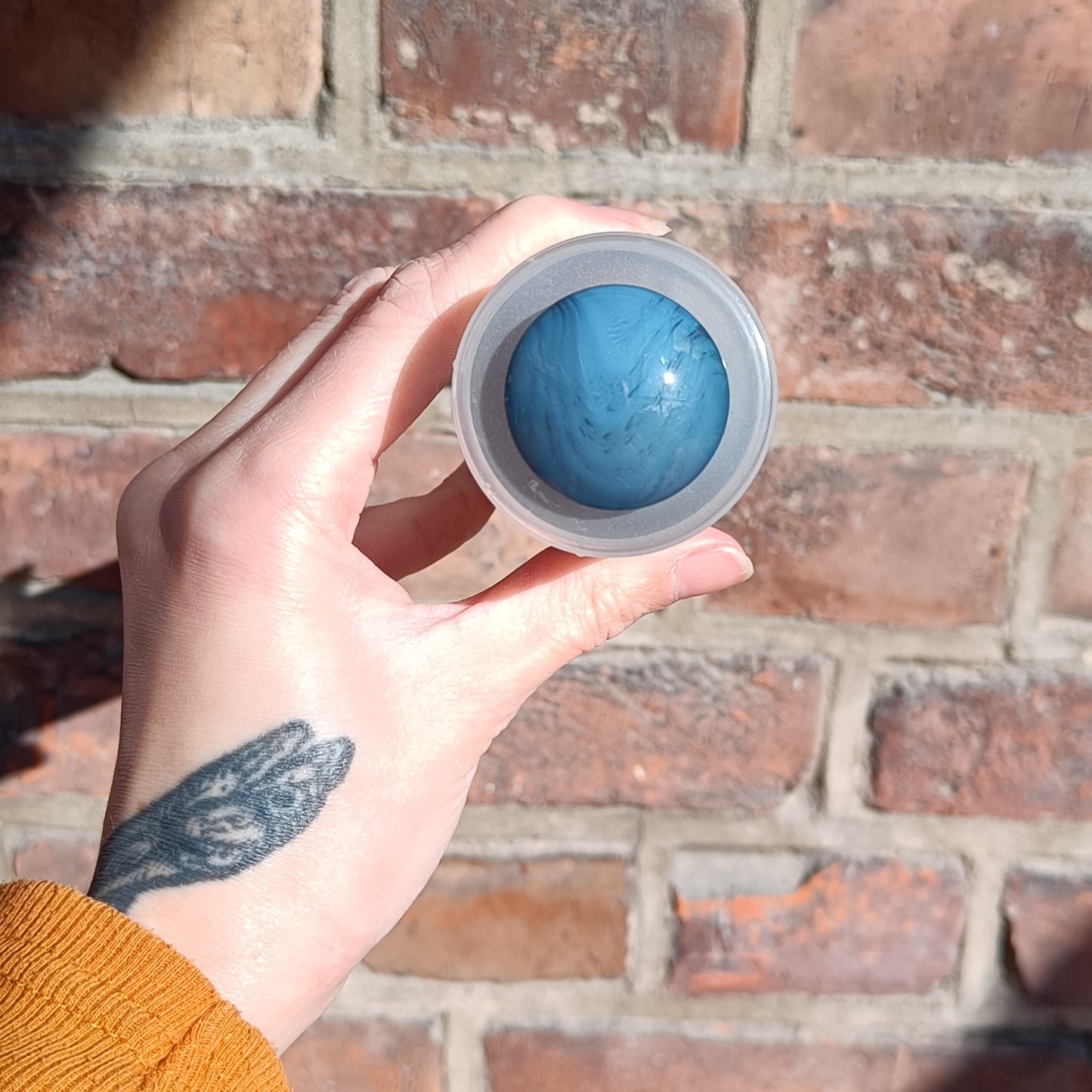 Stor Plastknapp  Petrol - 25 mm - Villy Jensen - Garntopia