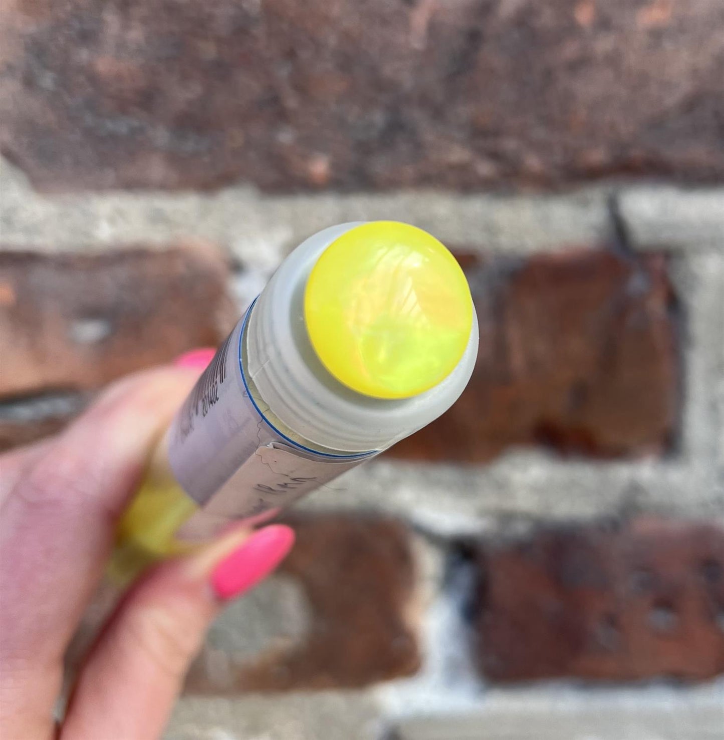 Runde plastknapper - 18 mm - Gul - Hjelmtvedt - Garntopia