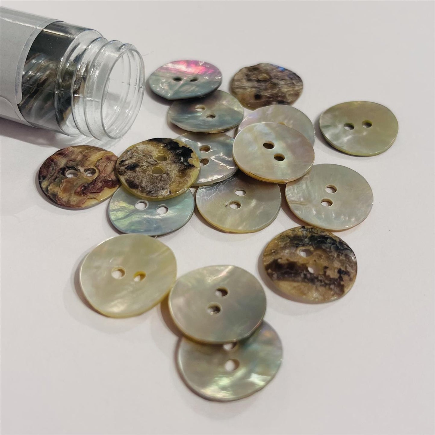 Perlemorknapp - 15 mm - Ukjent - Garntopia