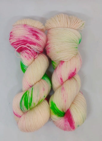 Power sock  -	Yarnie handdyed - Yarnie handdyed - Garntopia