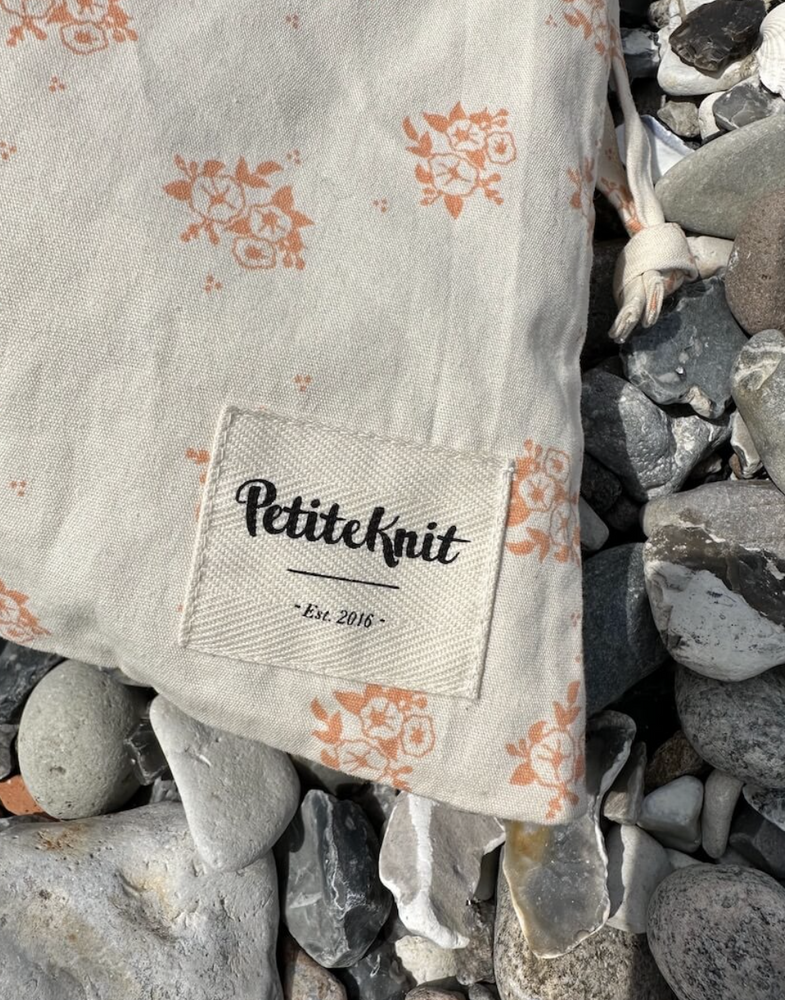 Knitter's String Bag - Apricot Flower - PetiteKnit - Garntopia