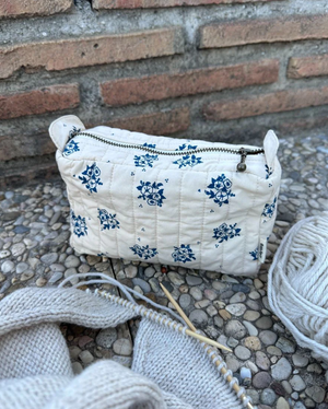 KNITTER'S TOOL CLUTCH - MIDNIGHT BLUE FLOWER - PetiteKnit - Garntopia