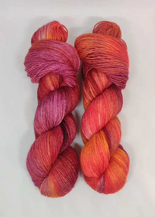 Burn baby Sock Wool -	Yarnie handdyed - Yarnie handdyed - Garntopia