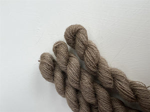 H4 Khaki - No. 2 - Broderigarn - G-Uld - Garntopia