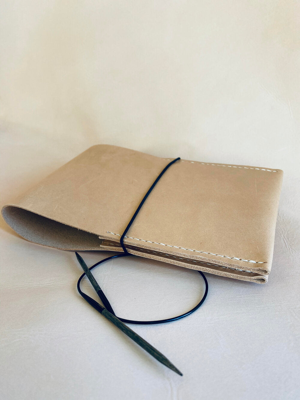 Multifunksjonelt læretui - Askegren - Garntopia